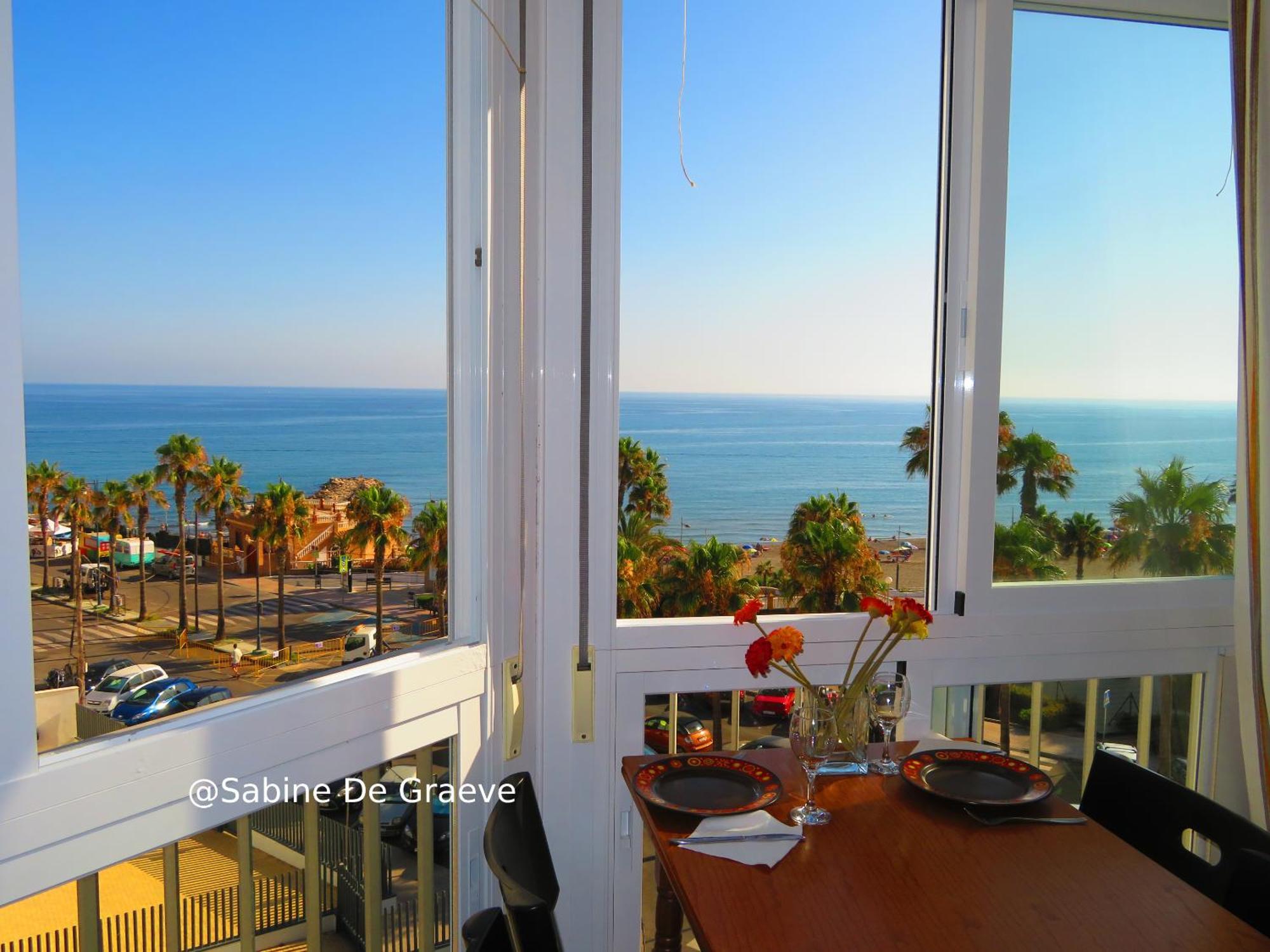 Love Nest By The Sea Wake Up With Ocean Views In Every Room Ruselo R408 Torrox Bilik gambar